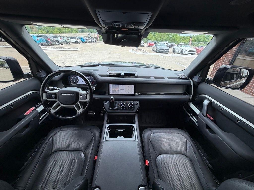 Land Rover Defender  2021