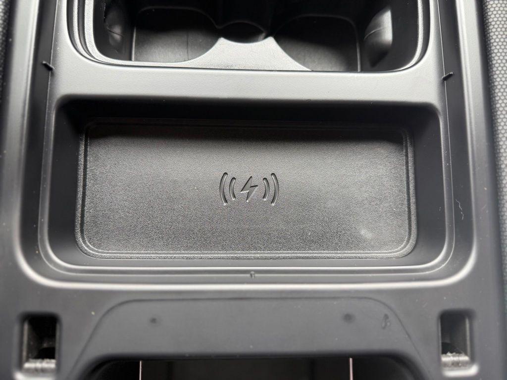 Land Rover Defender  2021