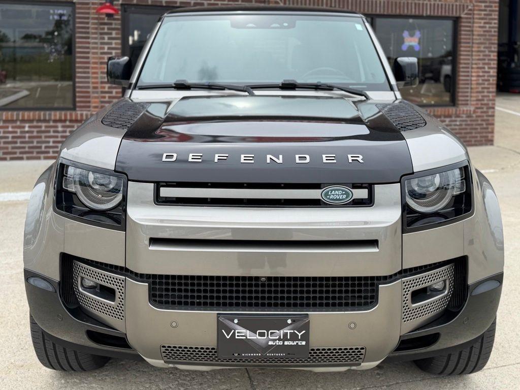 Land Rover Defender  2021