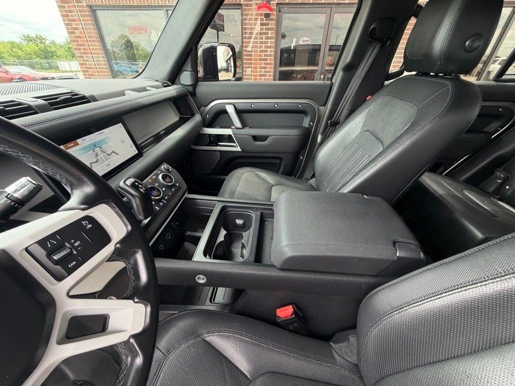 Land Rover Defender  2021