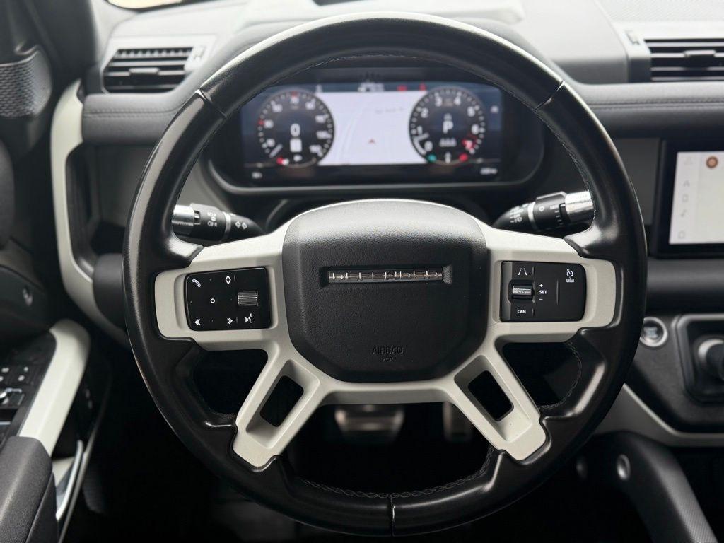 Land Rover Defender  2021