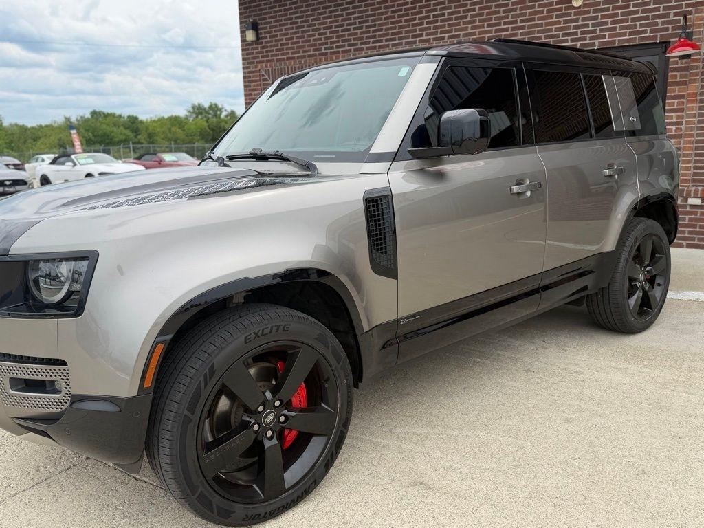 Land Rover Defender  2021