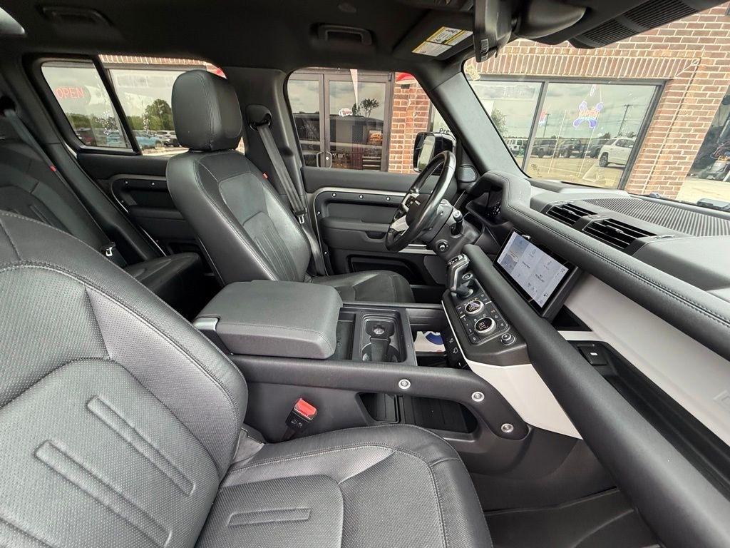 Land Rover Defender  2021