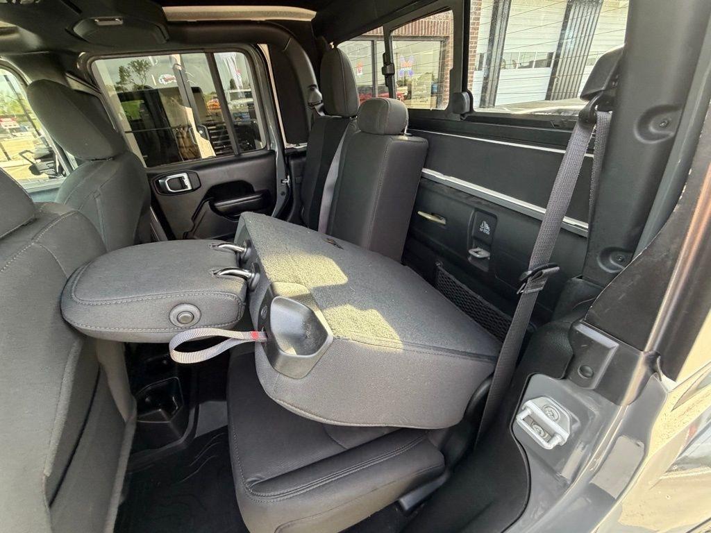Jeep Gladiator  2021