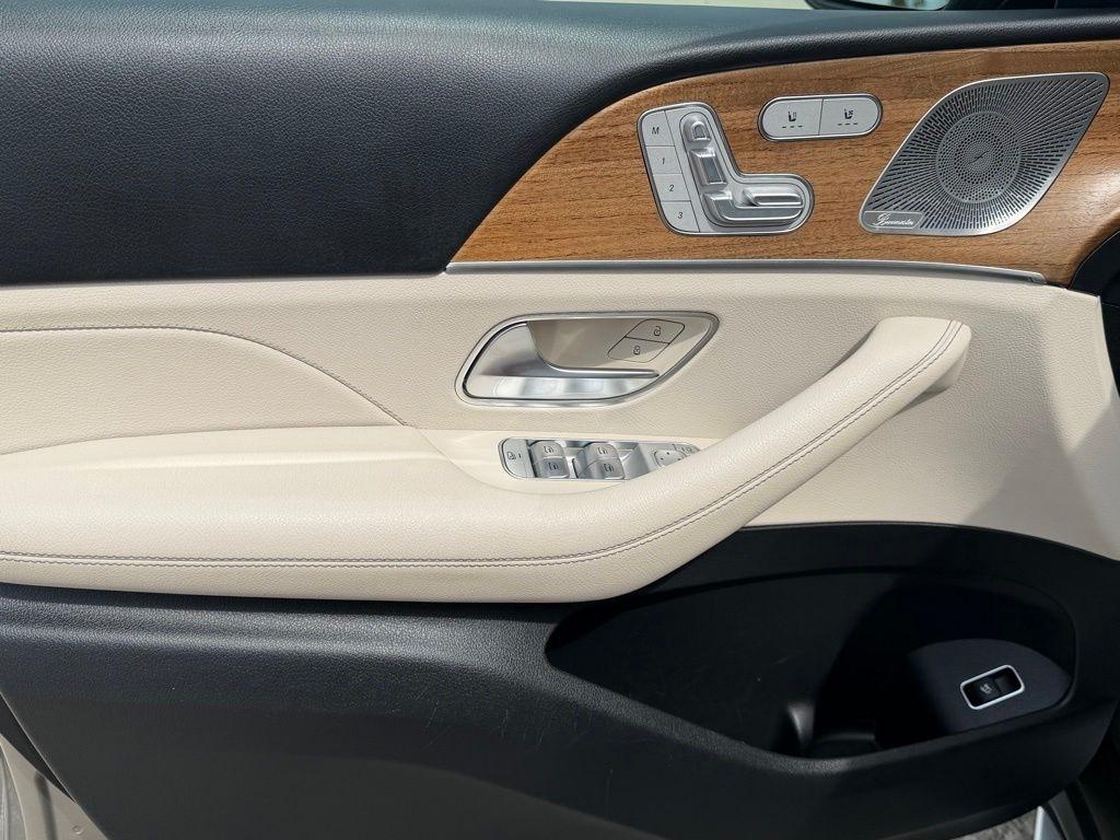 Mercedes-Benz GLE-Class  2022