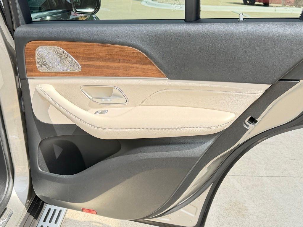 Mercedes-Benz GLE-Class  2022