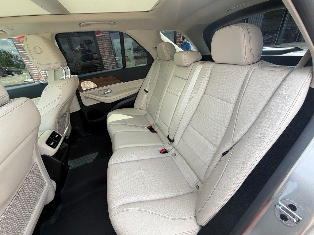 Mercedes-Benz GLE-Class  2022