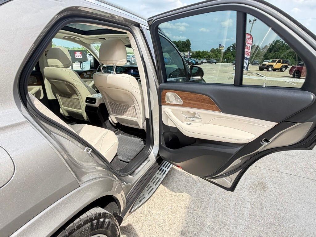 Mercedes-Benz GLE-Class  2022