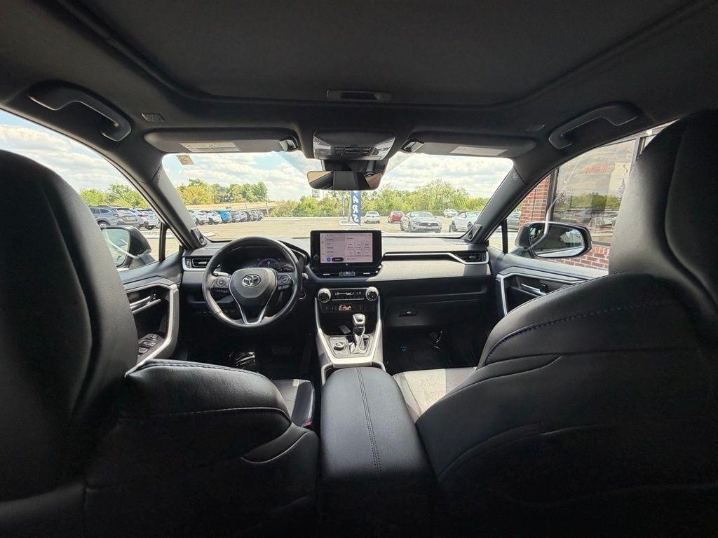 Toyota RAV4 Hybrid  2023