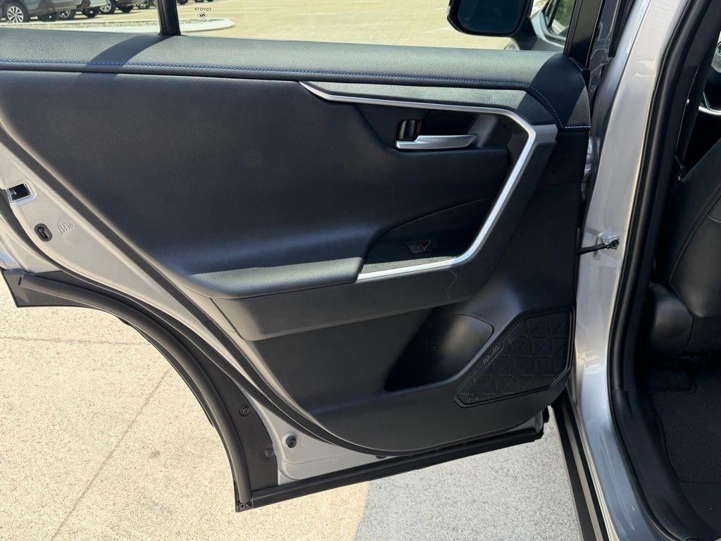 Toyota RAV4 Hybrid  2023