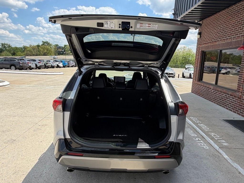 Toyota RAV4 Hybrid  2023