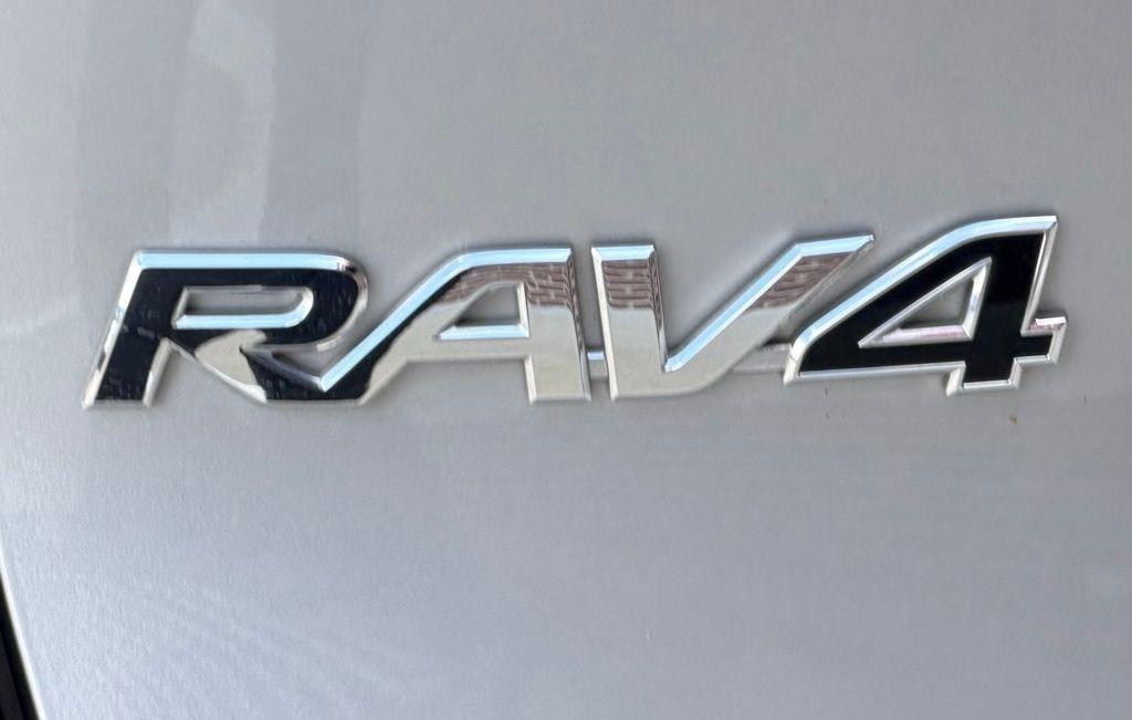 Toyota RAV4 Hybrid  2023