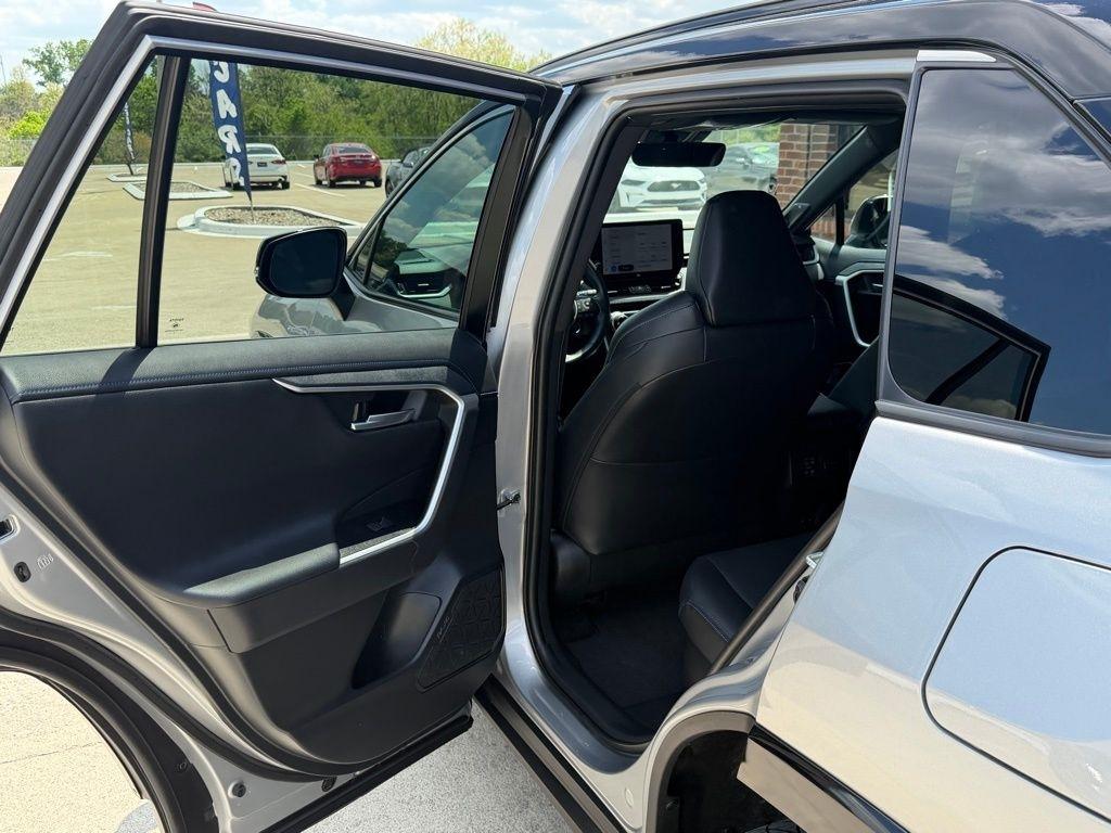 Toyota RAV4 Hybrid  2023
