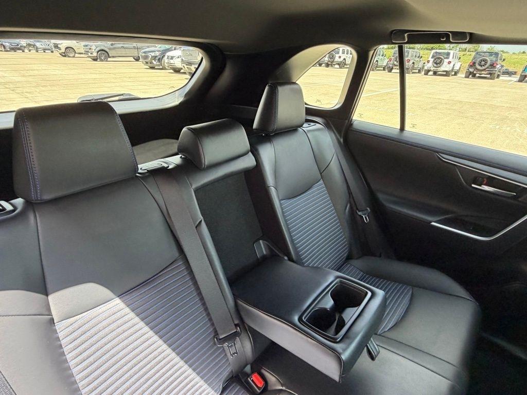 Toyota RAV4 Hybrid  2023