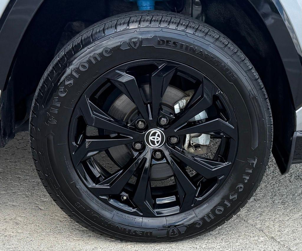 Toyota RAV4 Hybrid  2023