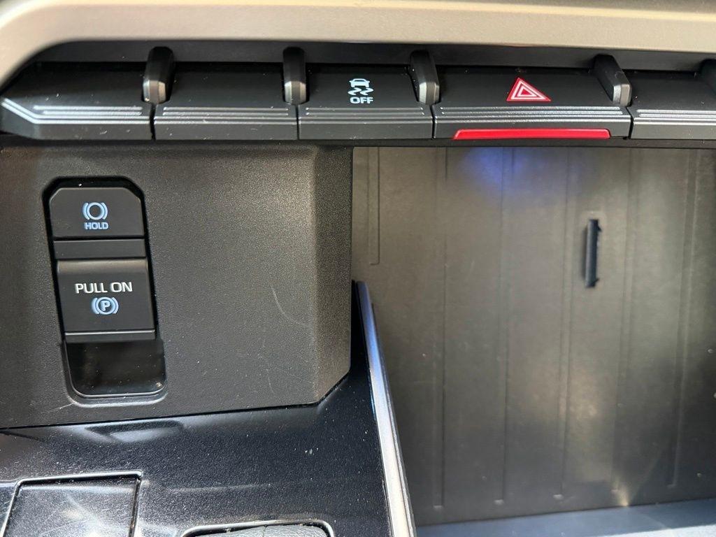 Toyota Tundra  2024