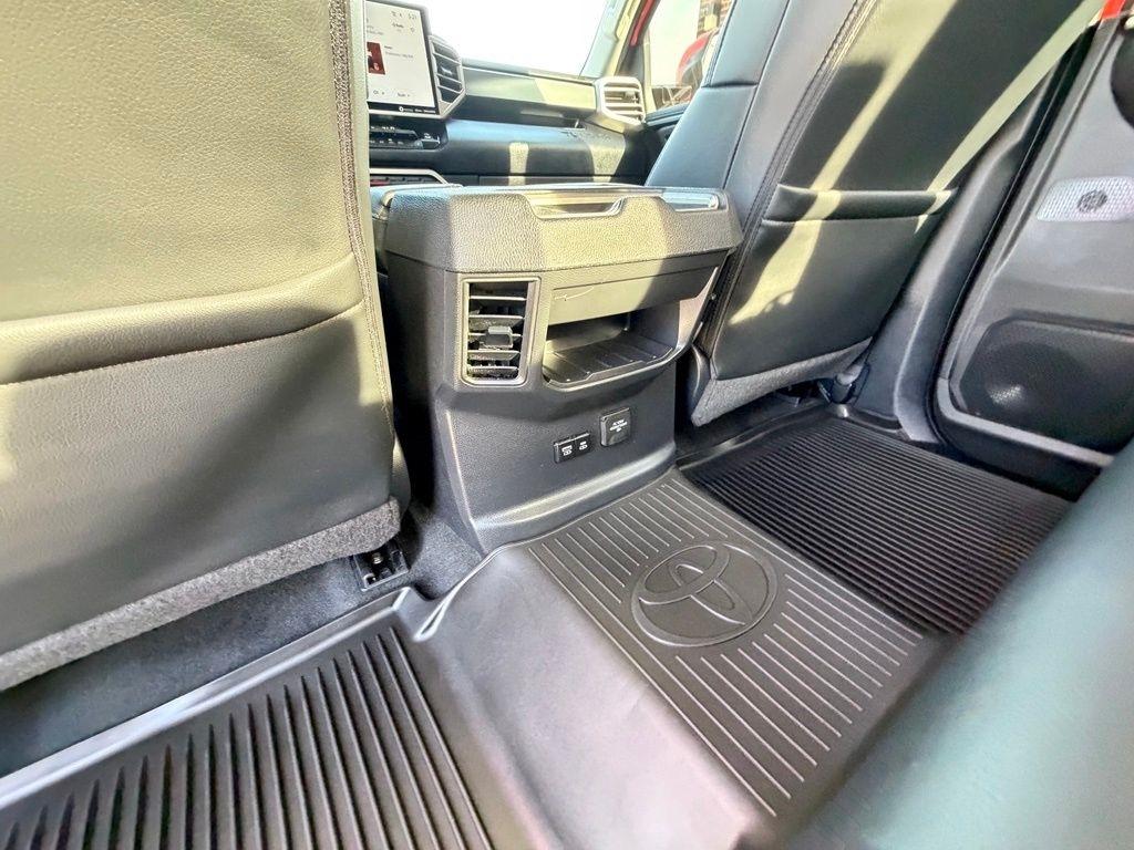Toyota Tundra  2024