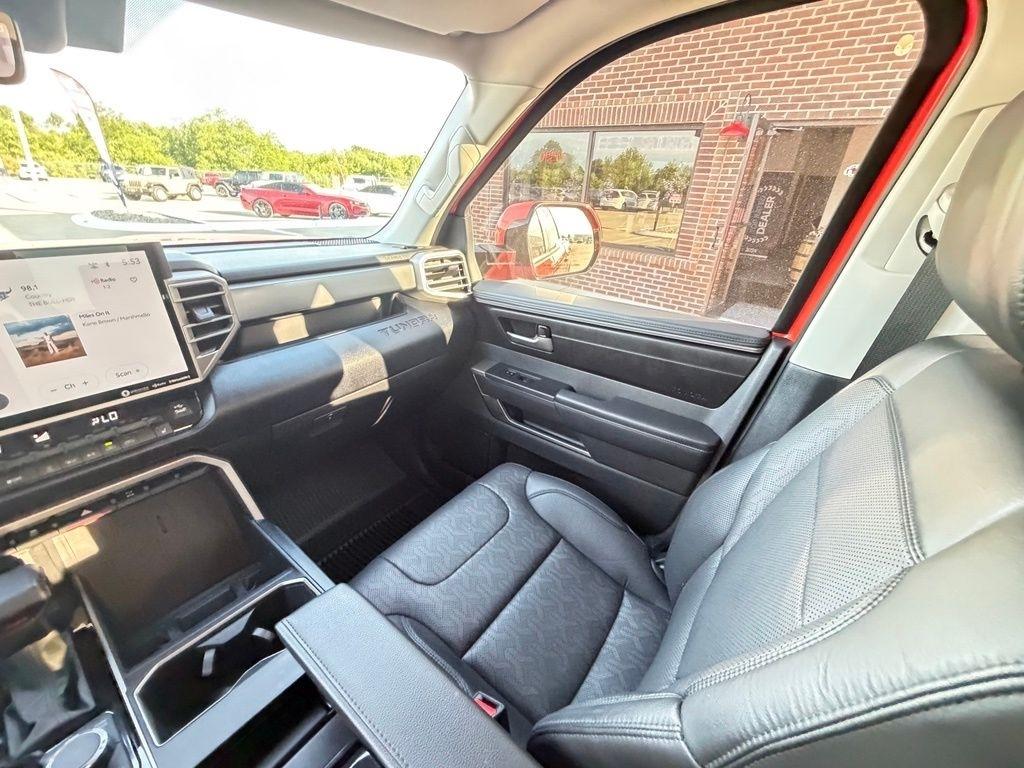 Toyota Tundra  2024