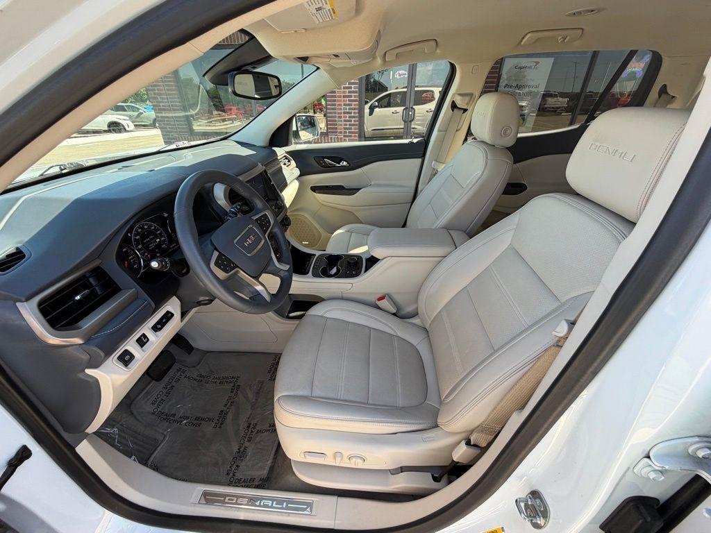 GMC Acadia  2023