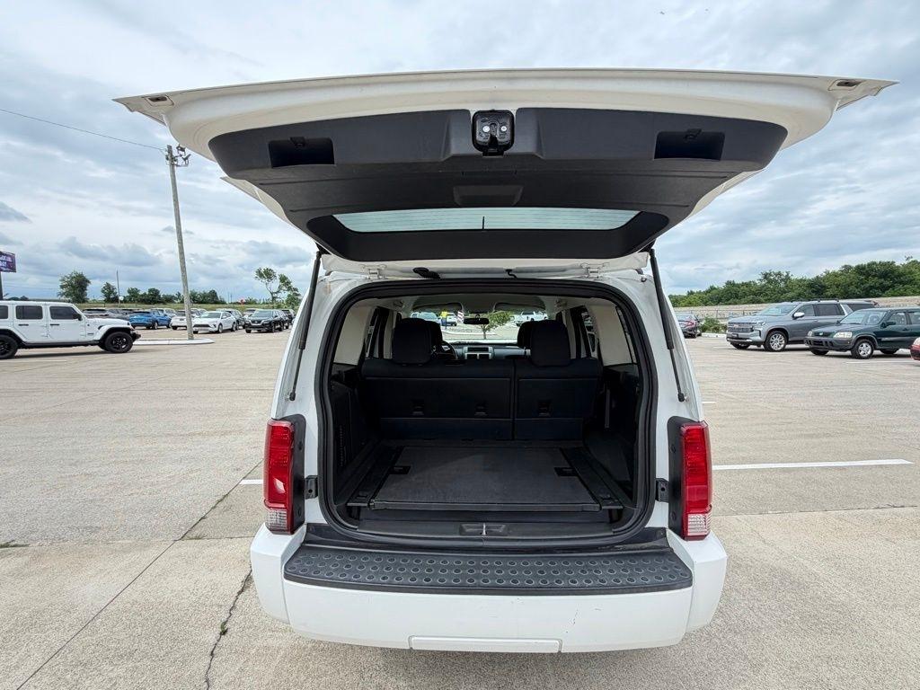 Dodge Nitro  2011