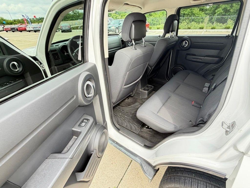 Dodge Nitro  2011