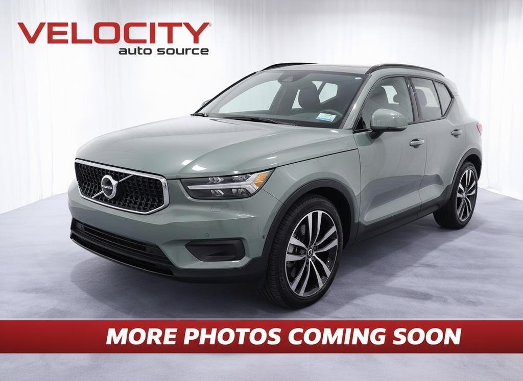 Volvo XC40  2024