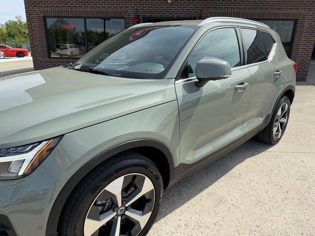 Volvo XC40  2024
