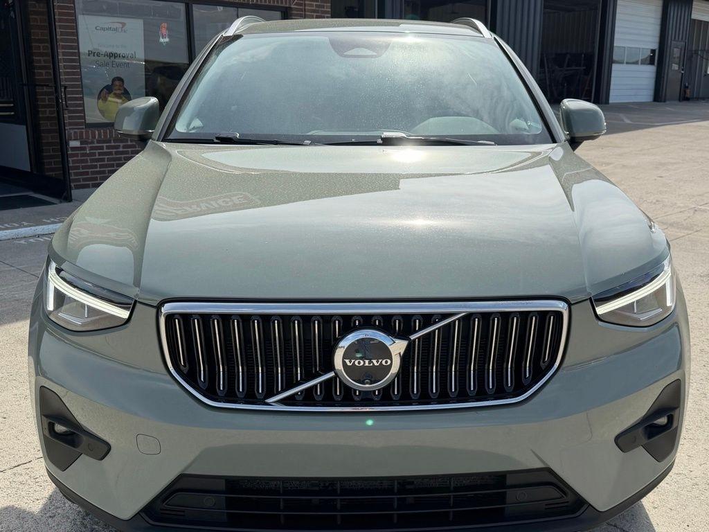Volvo XC40  2024