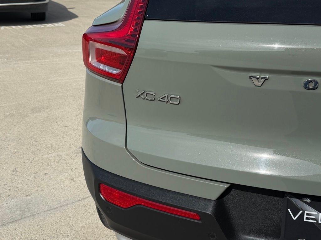 Volvo XC40  2024