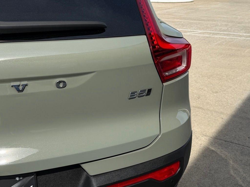 Volvo XC40  2024