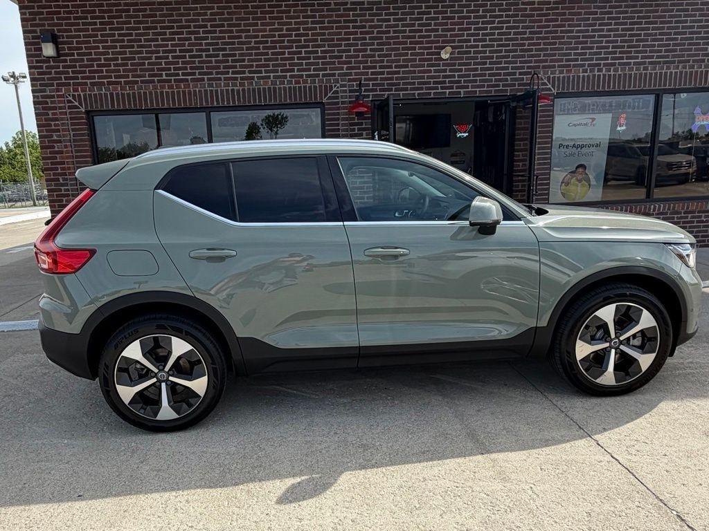 Volvo XC40  2024