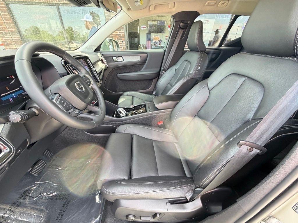 Volvo XC40  2024