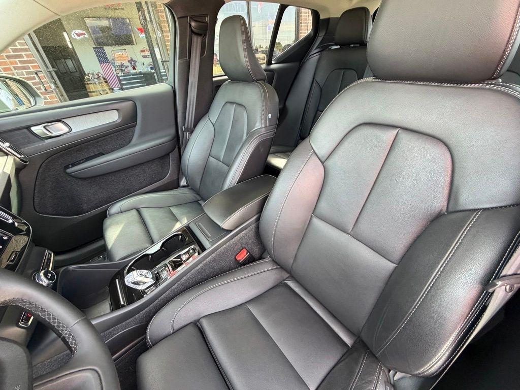 Volvo XC40  2024