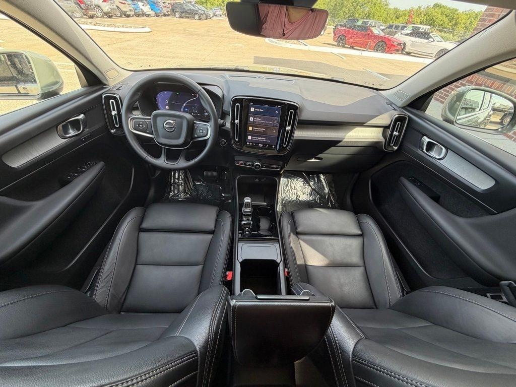 Volvo XC40  2024