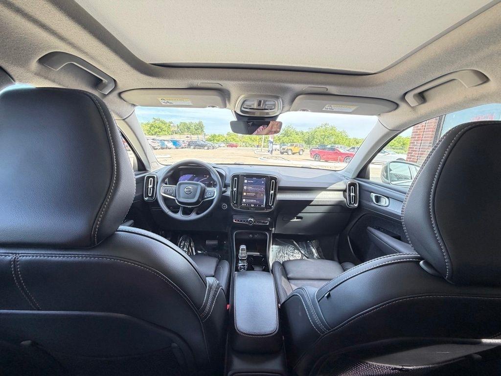 Volvo XC40  2024