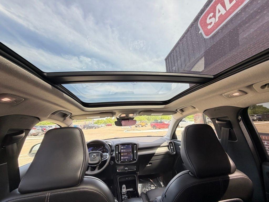 Volvo XC40  2024