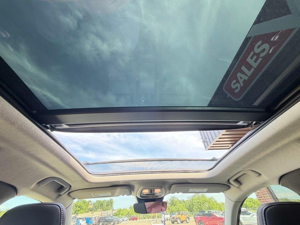 Volvo XC40  2024