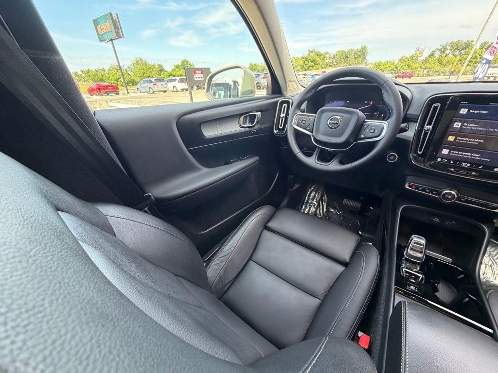 Volvo XC40  2024