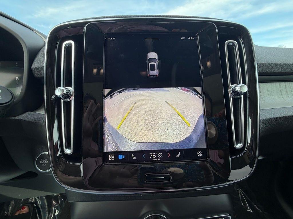 Volvo XC40  2024