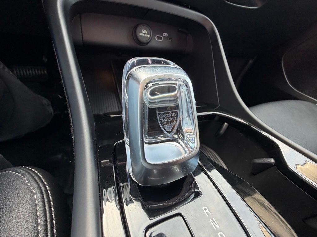 Volvo XC40  2024