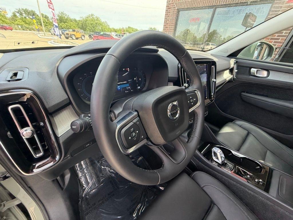 Volvo XC40  2024