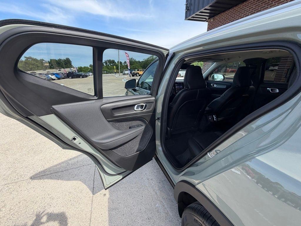 Volvo XC40  2024