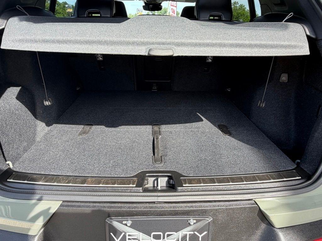 Volvo XC40  2024