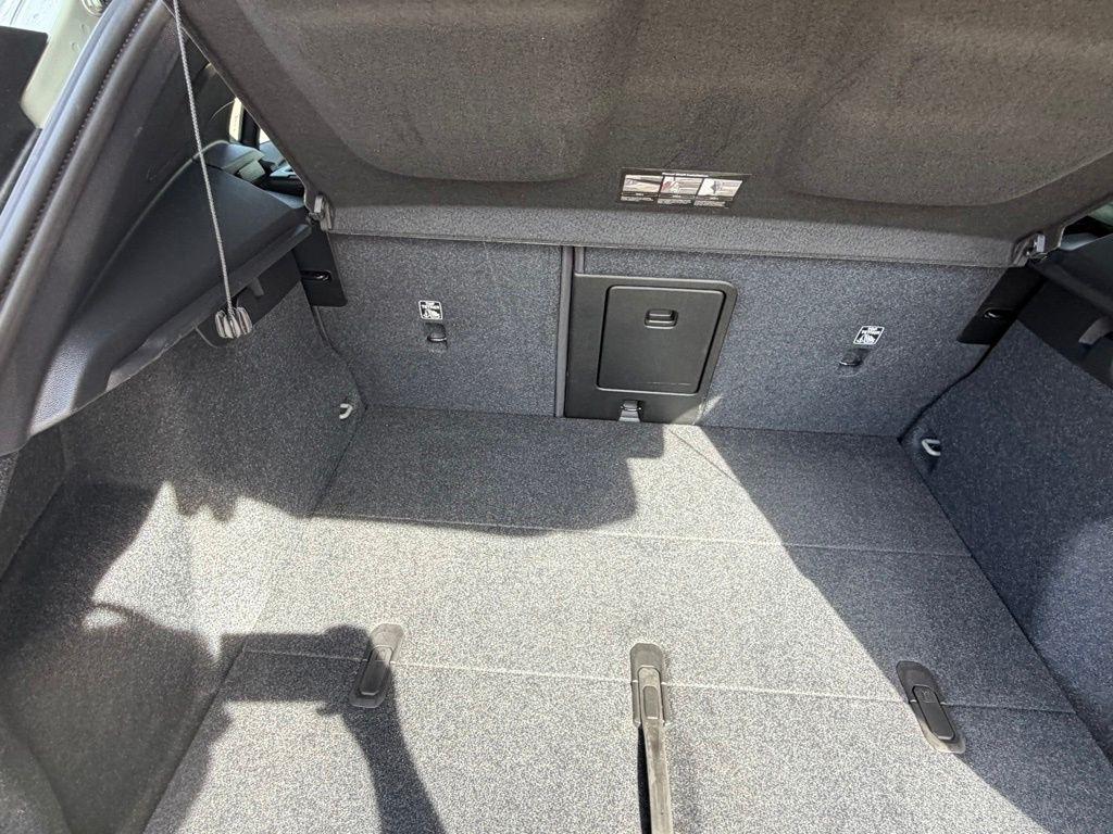 Volvo XC40  2024