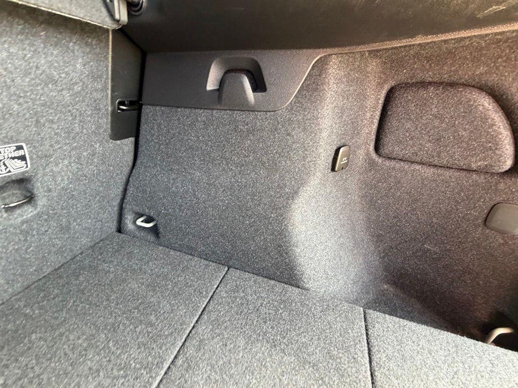 Volvo XC40  2024