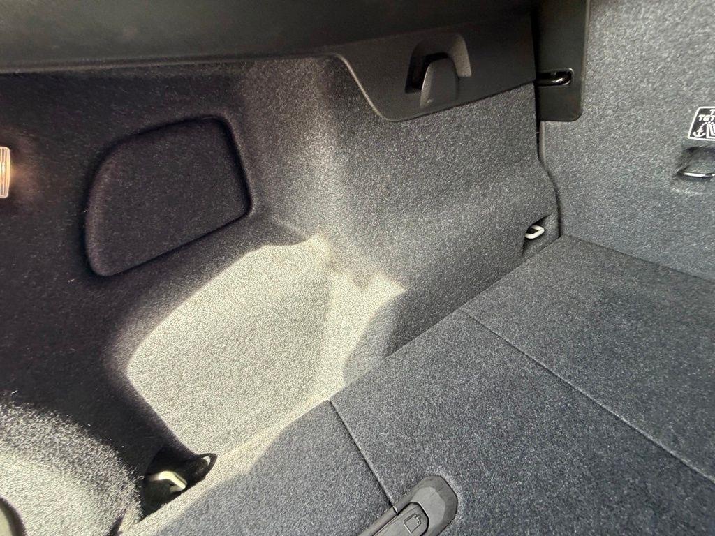 Volvo XC40  2024