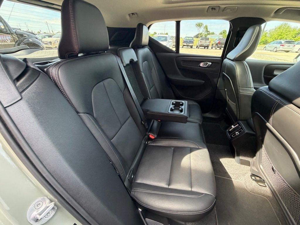 Volvo XC40  2024