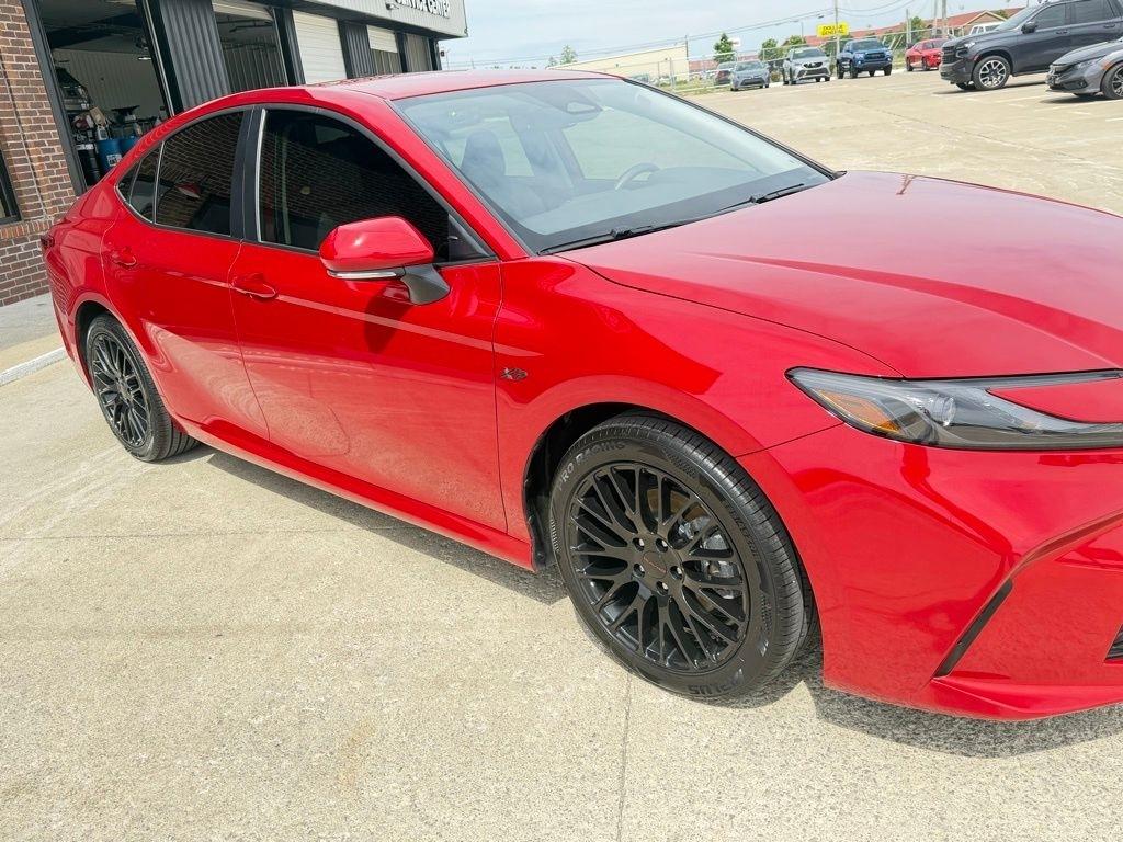 Toyota Camry Hybrid  2025