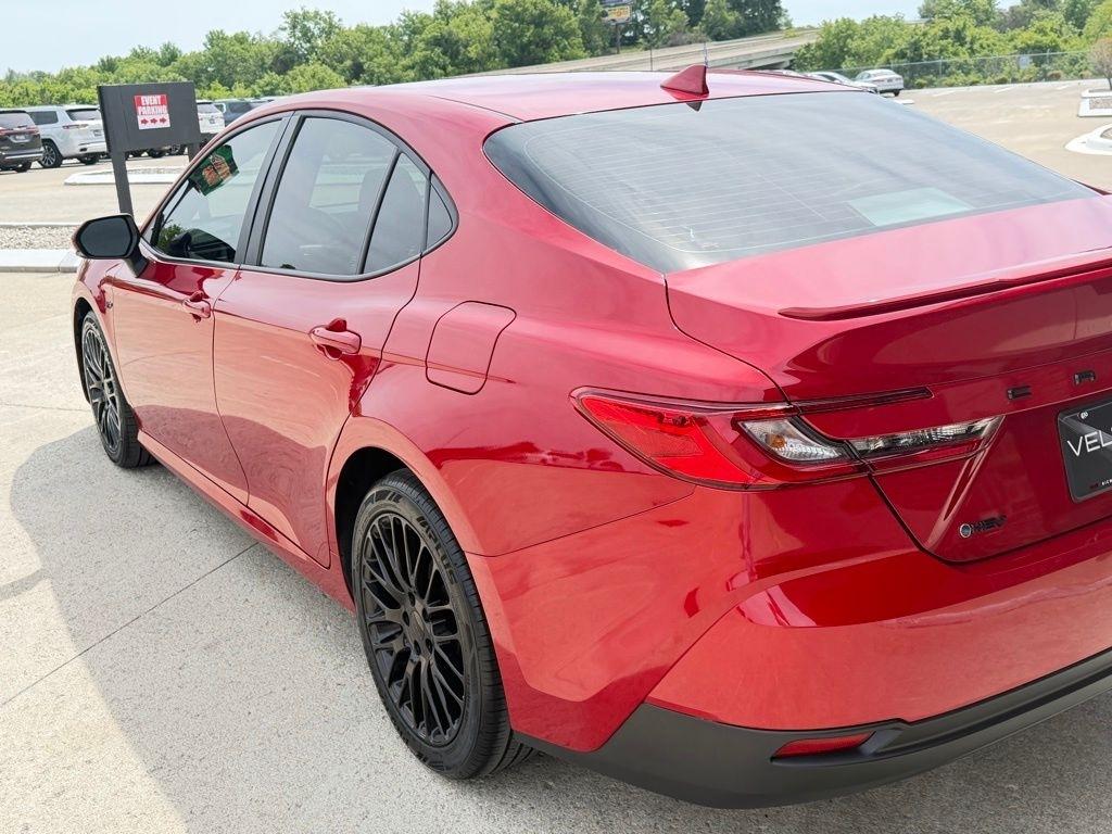 Toyota Camry Hybrid  2025