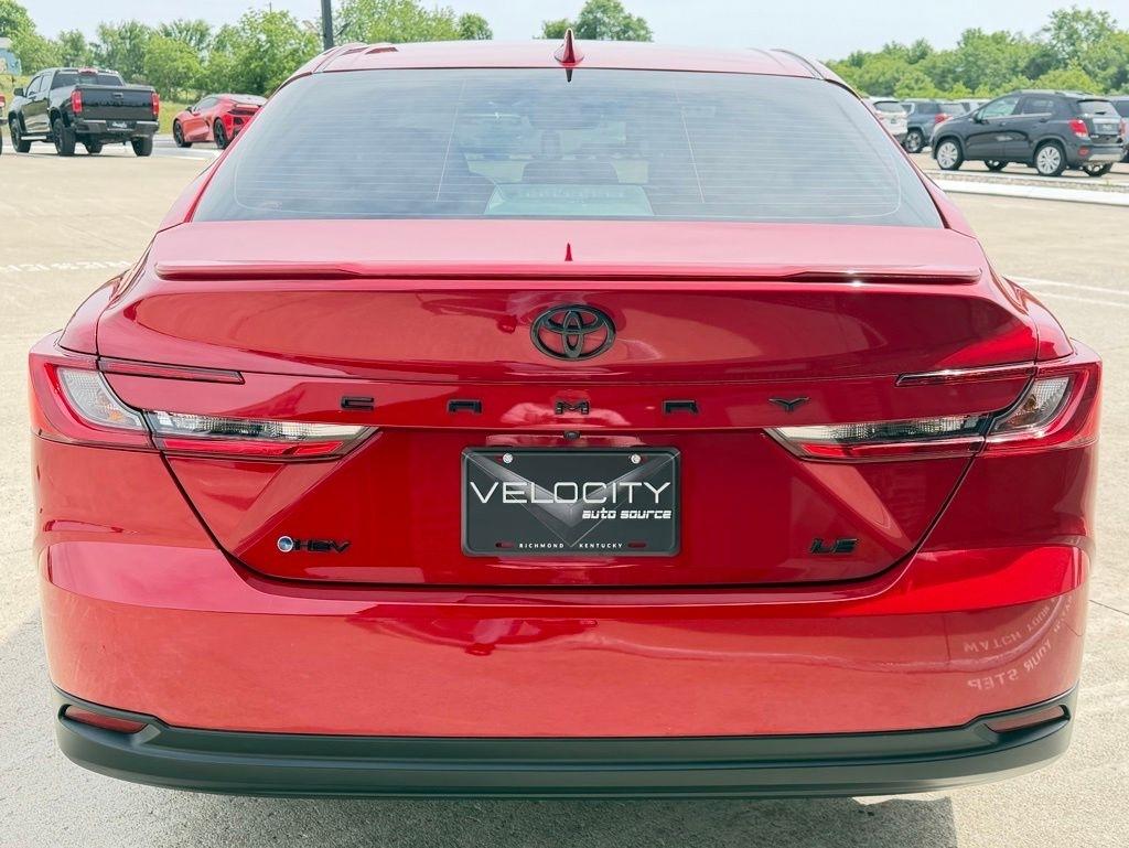 Toyota Camry Hybrid  2025